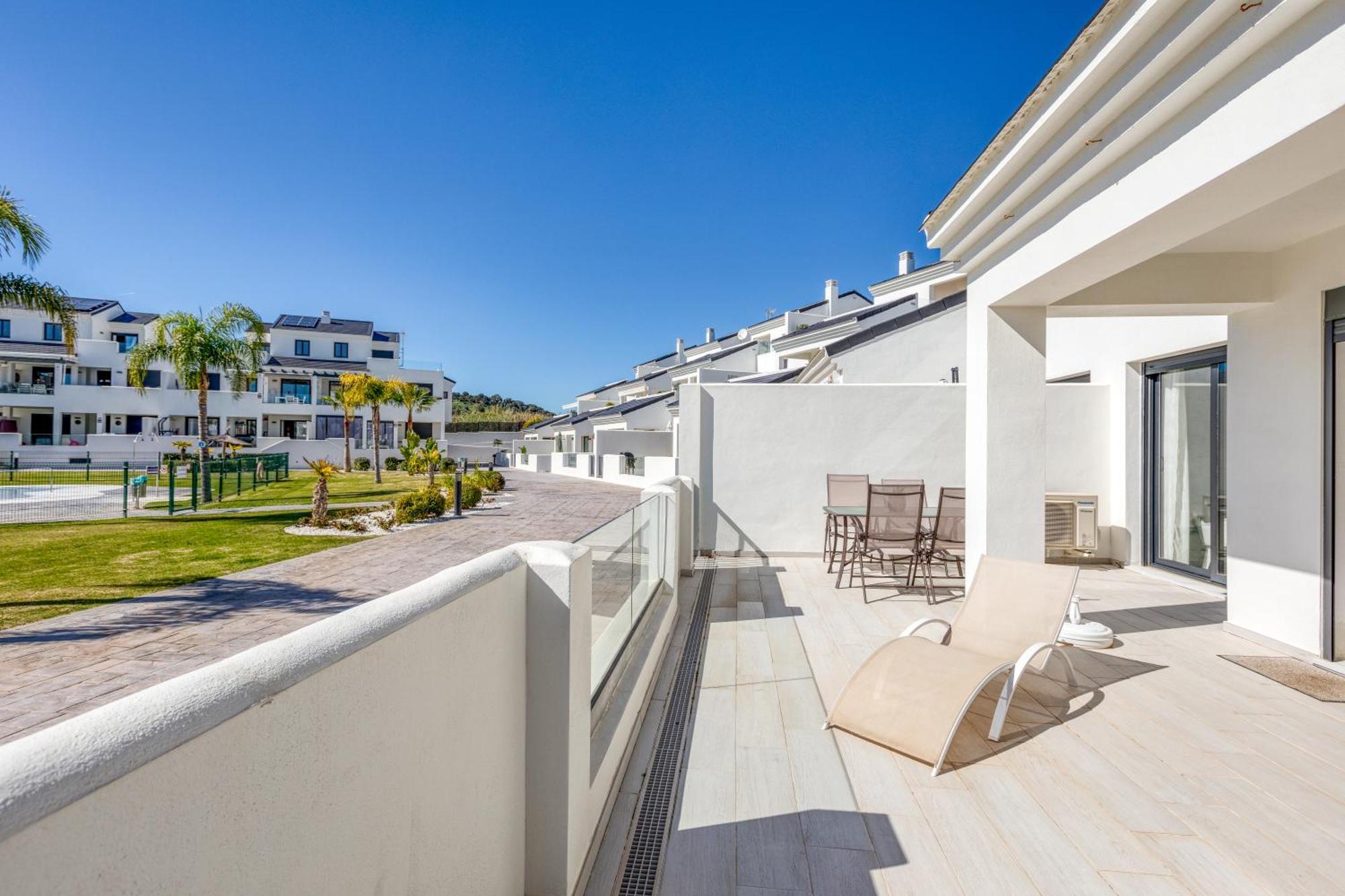 Lägenhet Hanami Arroyo Beach Garden Estepona
